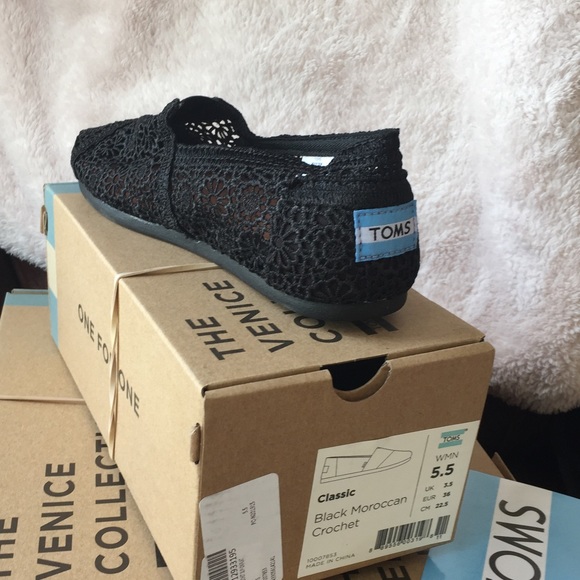 TOMS Black Moroccan Crochet Classic New Slip On - Picture 6 of 8